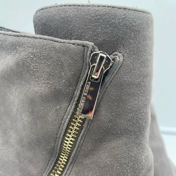 HOST PICK x2 💕 Vince Camuto grey suede boots - Picture 2 of 6
